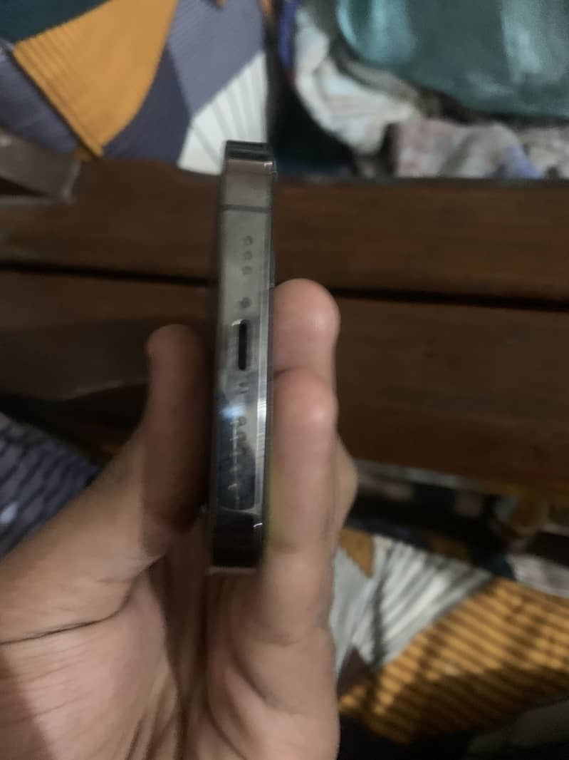 Apple iPhone 12 Pro 4