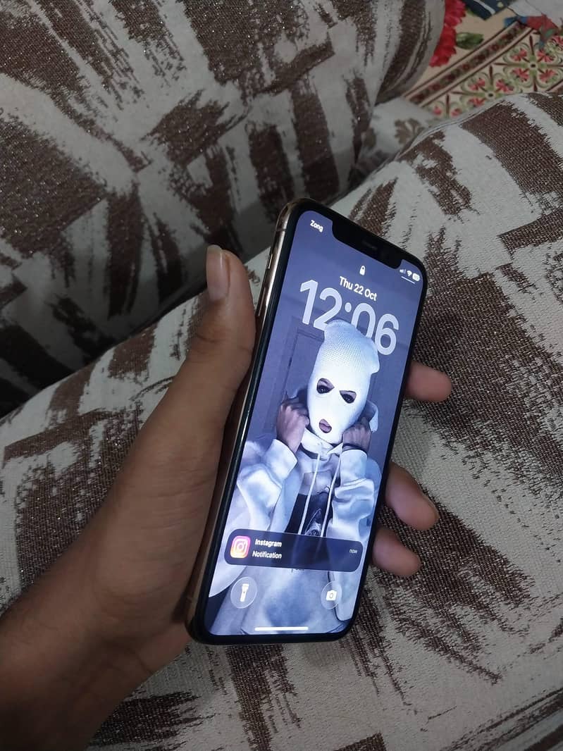 Apple iPhone 11 Pro 2