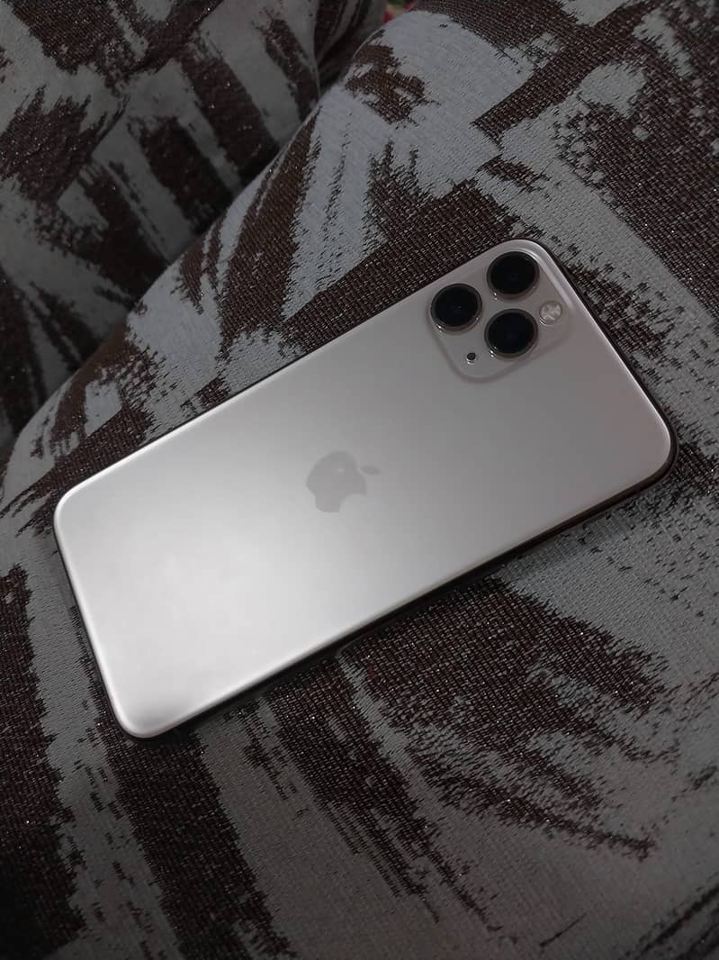 Apple iPhone 11 Pro 3