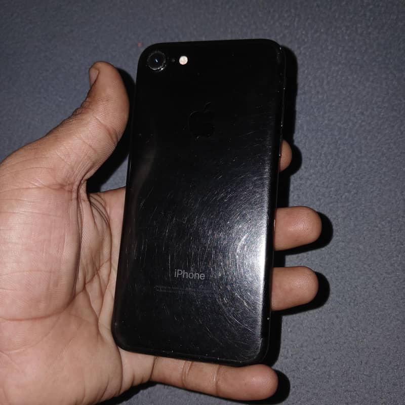 Apple iPhone 7 1