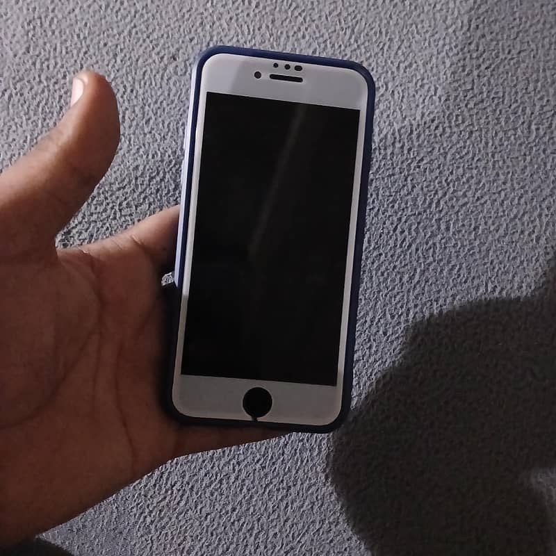 Apple iPhone 7 3