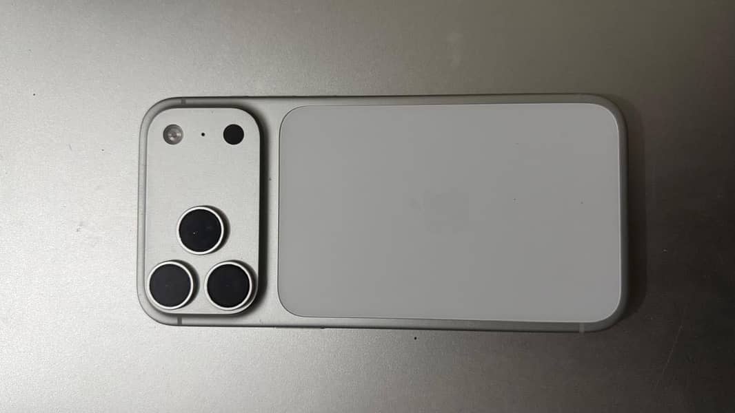 Apple iPhone 17 Pro Max 0
