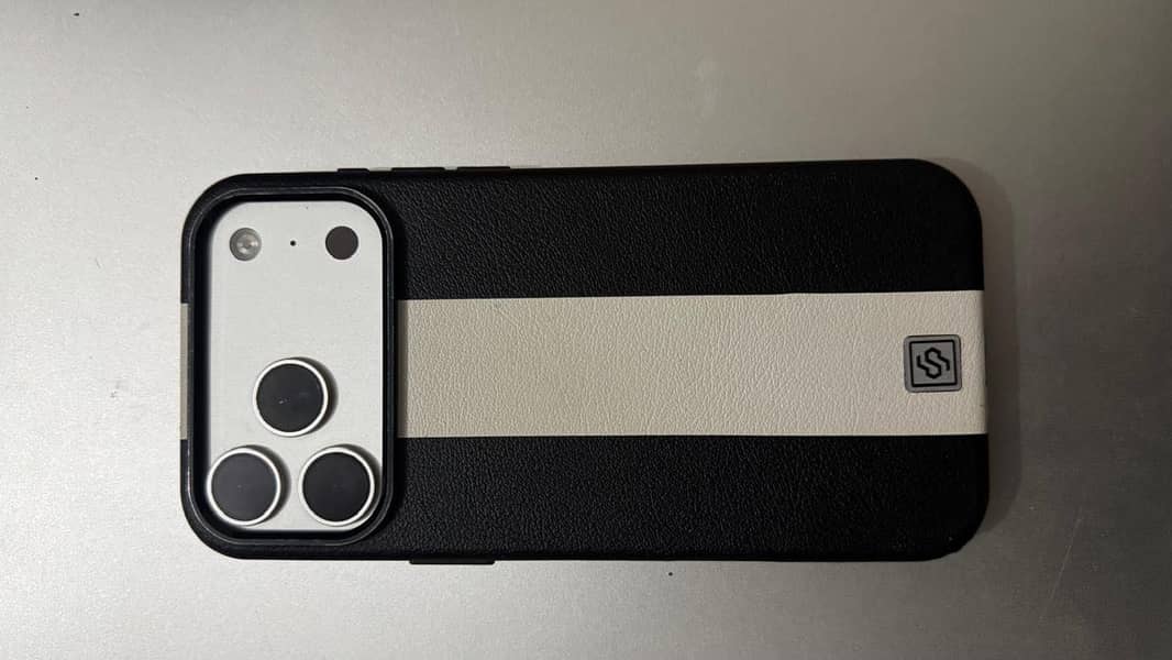 Apple iPhone 17 Pro Max 2