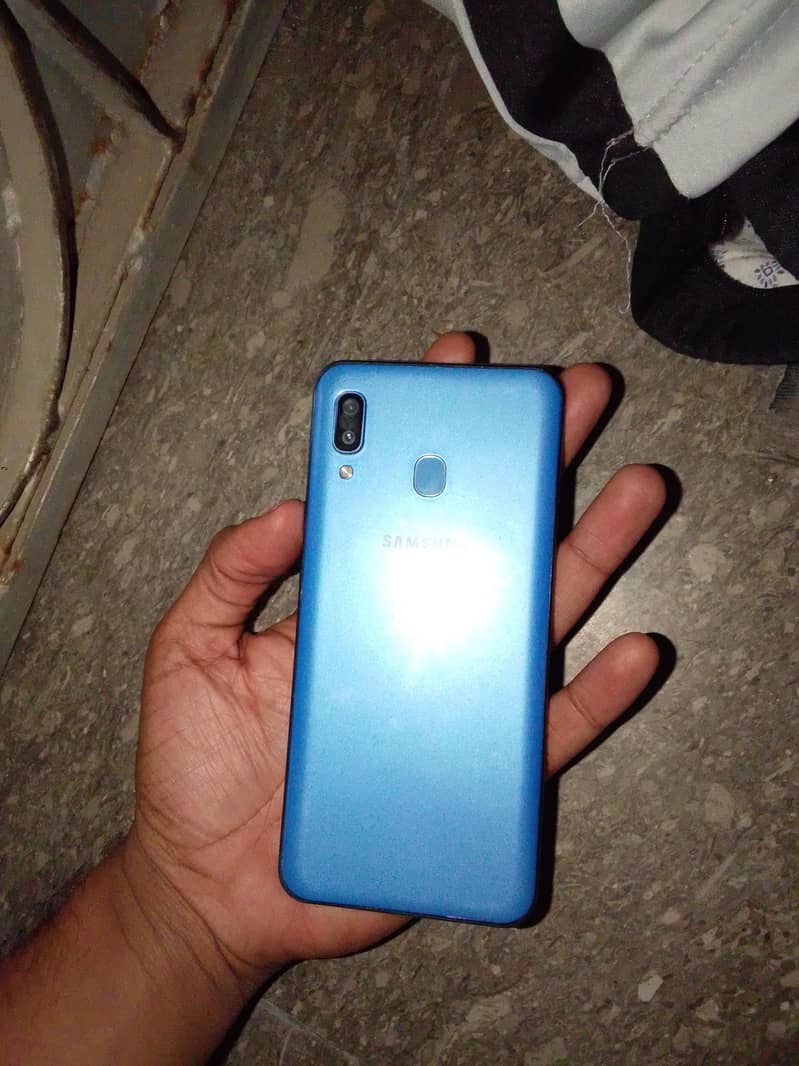 Samsung Mobile A30 0