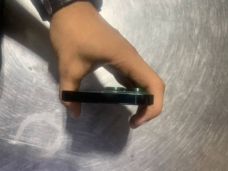 Apple iPhone 13 Pro 1