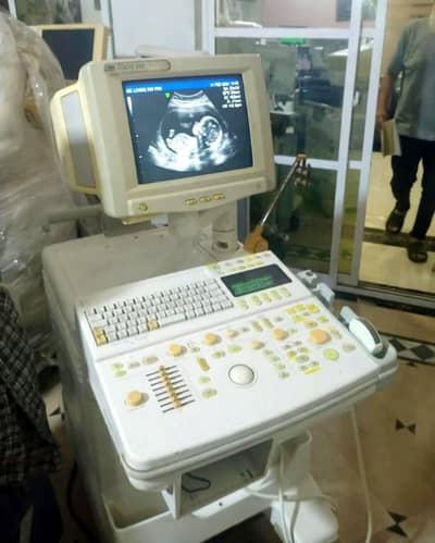 GE LOGIQ 500 PRO Color Doppler Ultrasound - 1