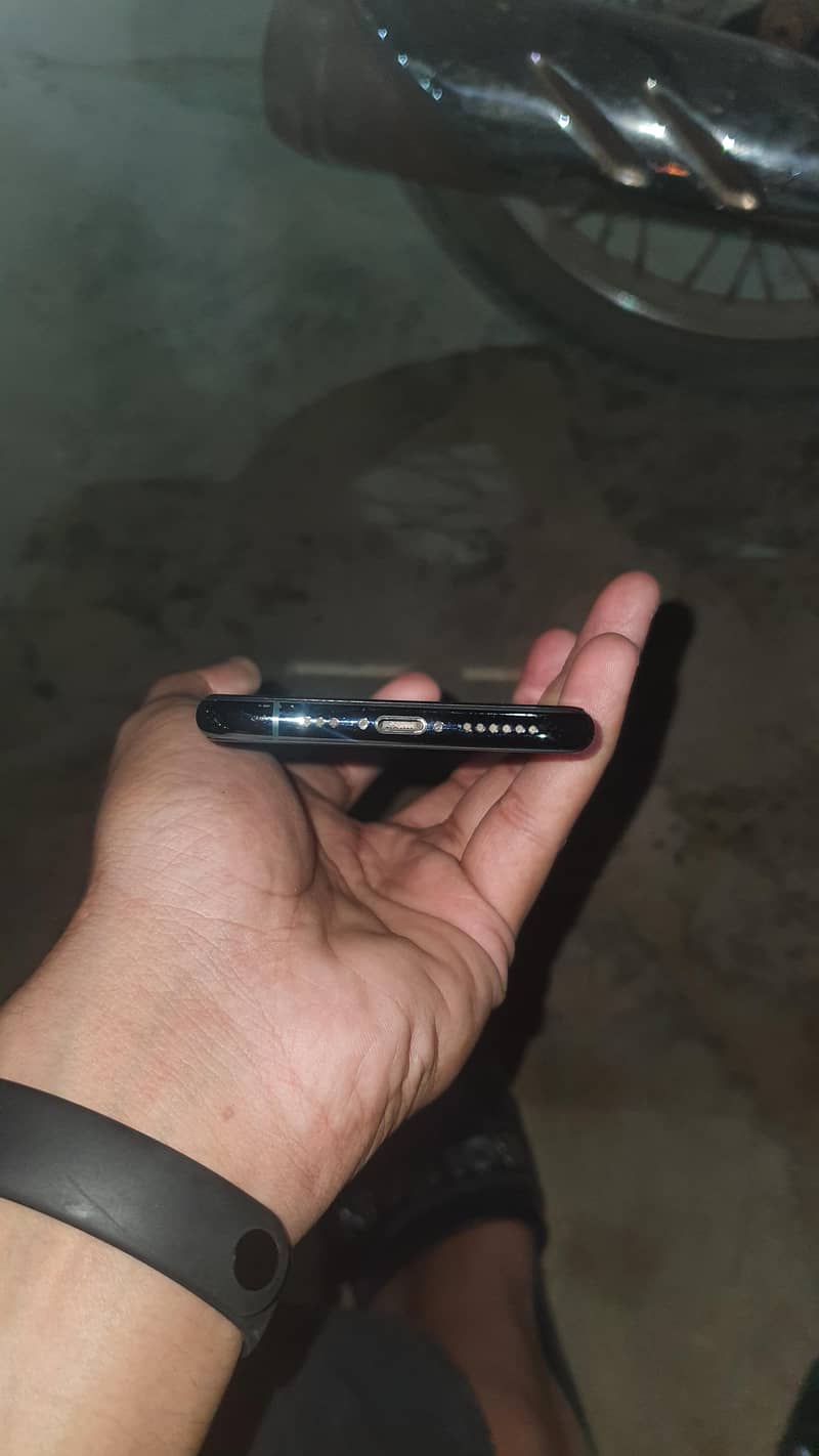Apple iPhone 11 Pro 3