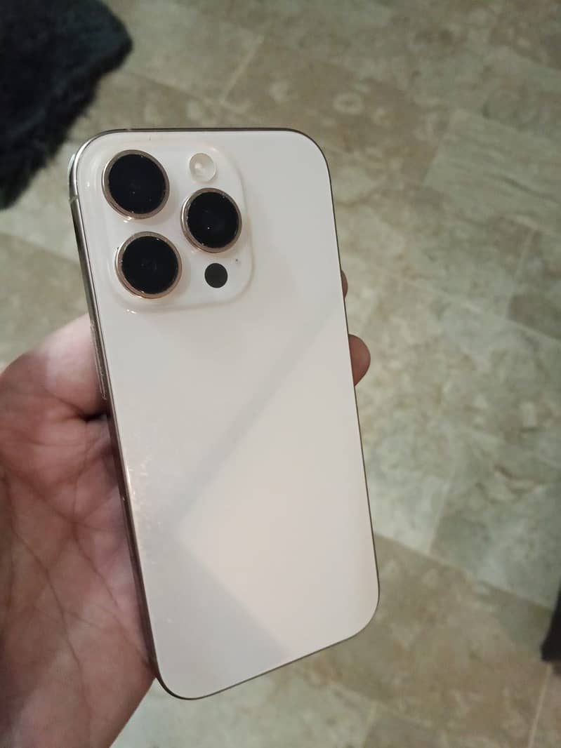 Apple iPhone 16 Pro 2