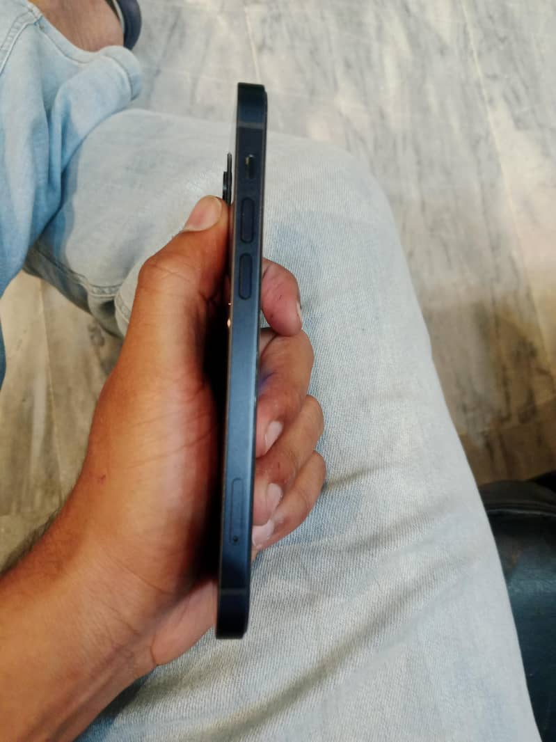 Apple iPhone 12 5
