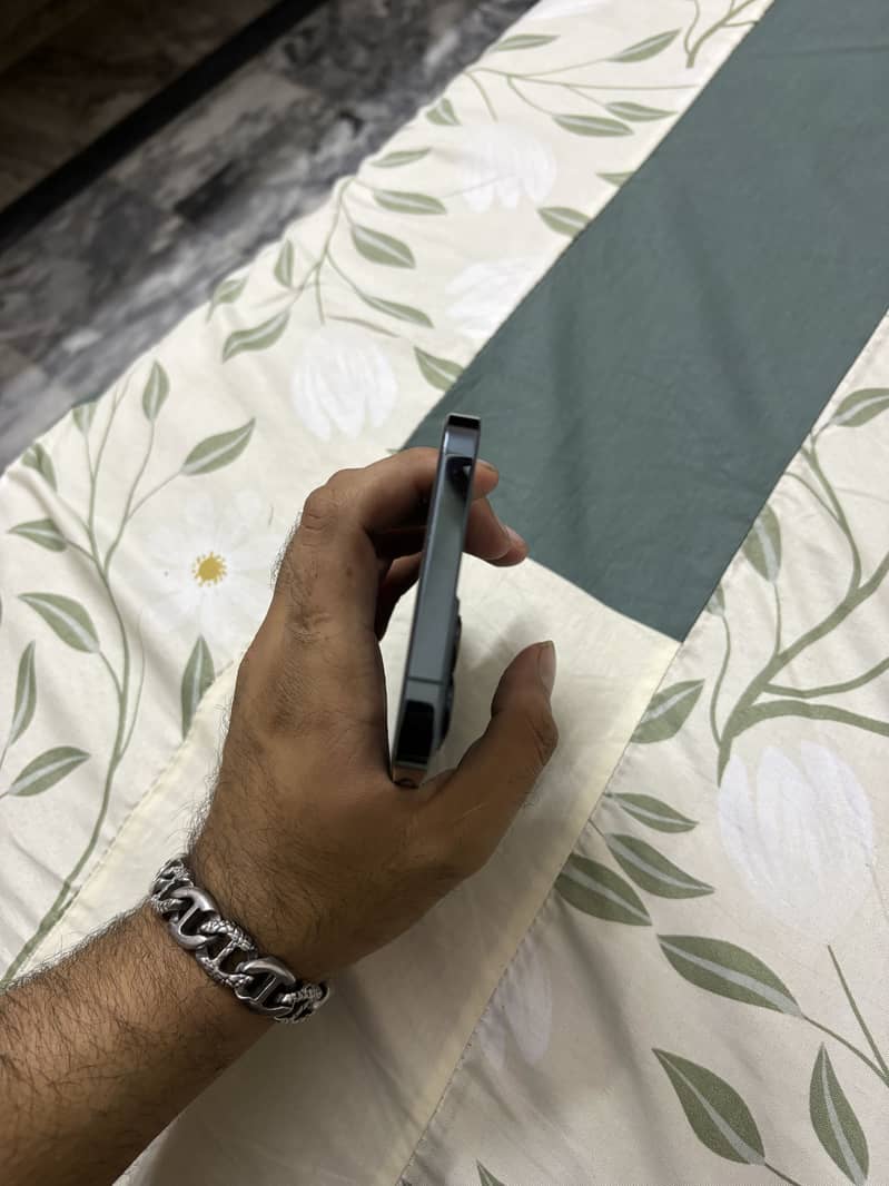 Apple iPhone 12 Pro Max 2