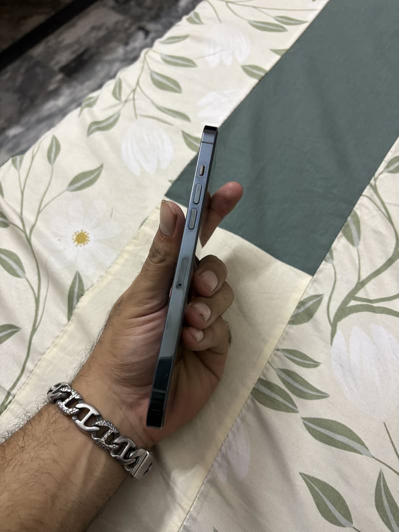 Apple iPhone 12 Pro Max 3