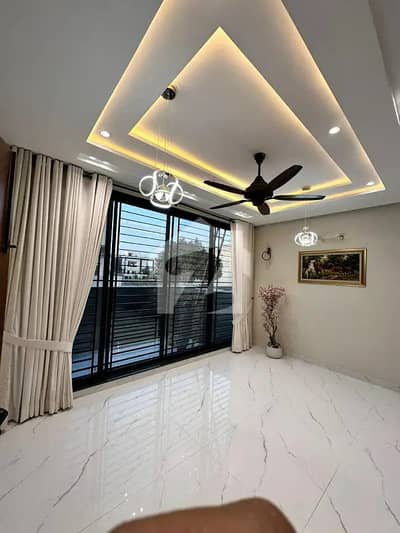 10 Marla House Available For Rent In Jasmine Block Sector C Bahria Town Lahore