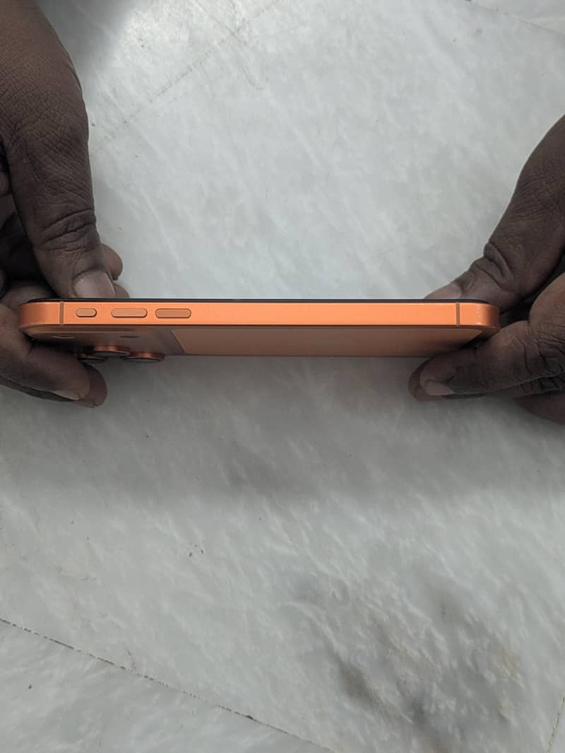Apple iPhone XR 4
