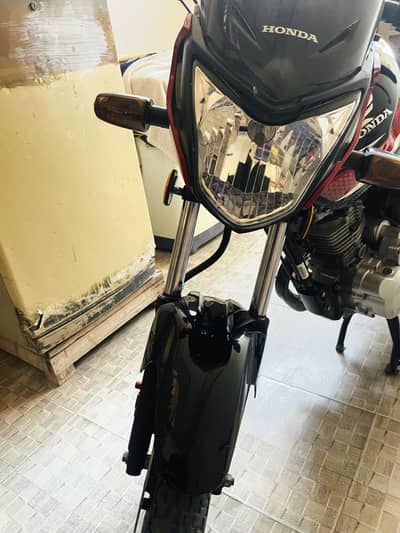 Honda lush bike cb125F