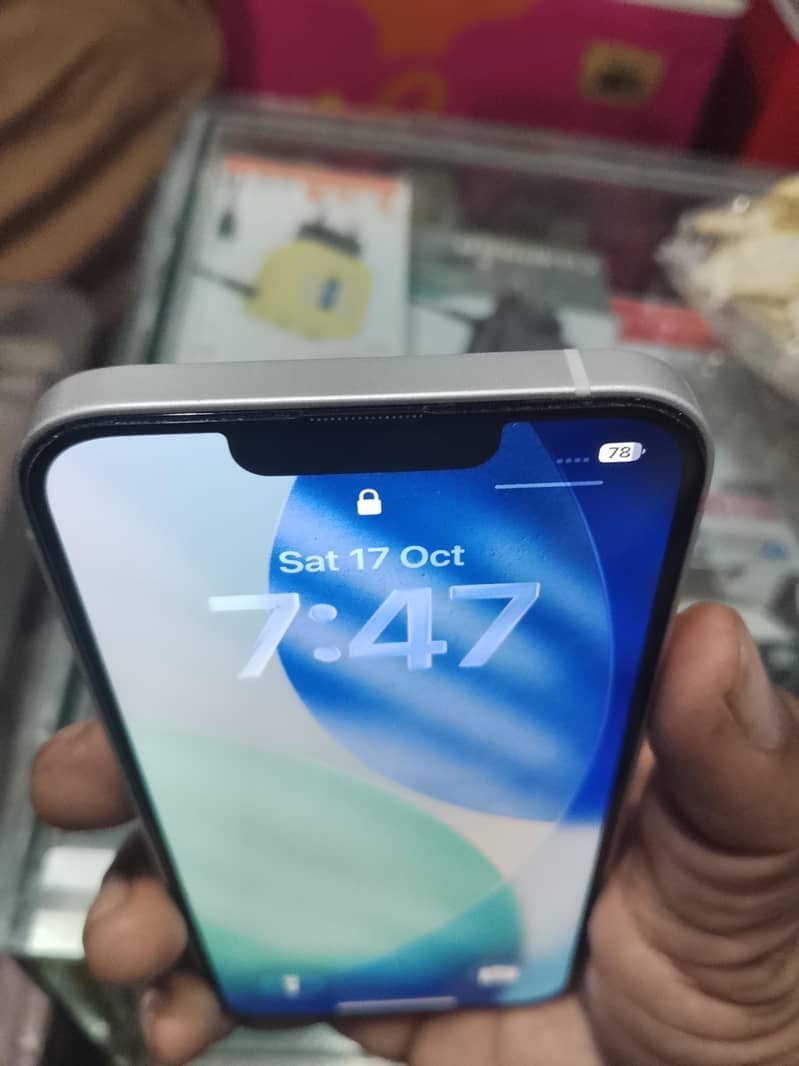 Apple iPhone 13 2