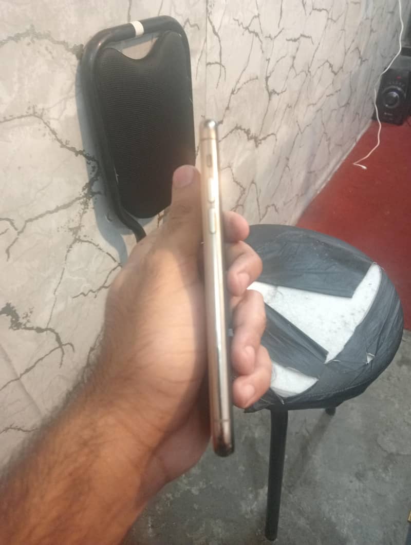 Apple iPhone 11 Pro 2