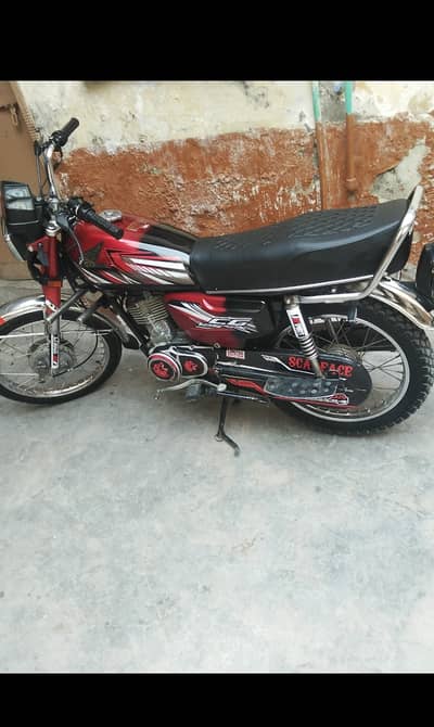 For sale Honda 125 all oke tyer new modle 2015