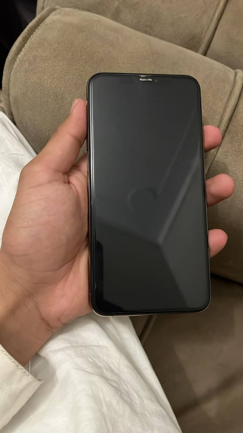 Apple iPhone XS Max 5