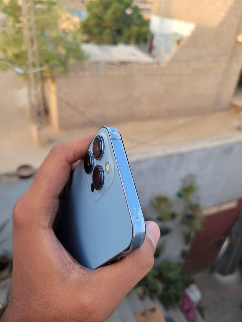 Apple iPhone 13 Pro Max 3