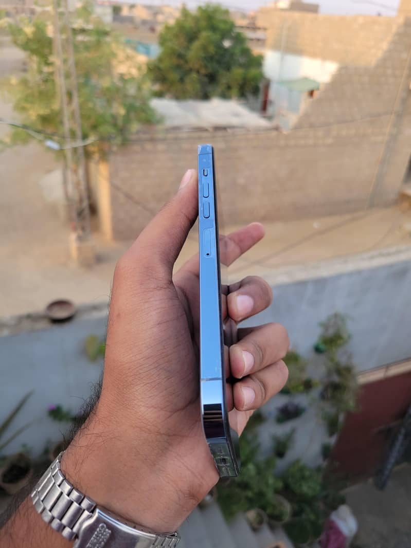 Apple iPhone 13 Pro Max 5
