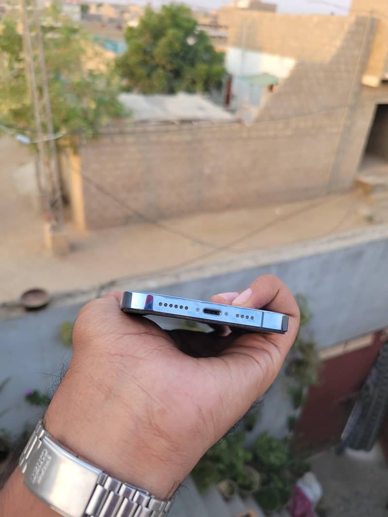 Apple iPhone 13 Pro Max 6