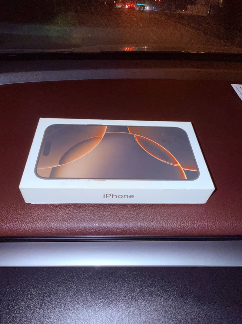 Apple iPhone 16 Pro Max 0