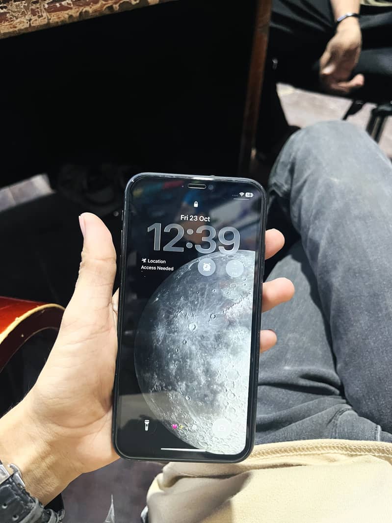 Apple iPhone 11 0
