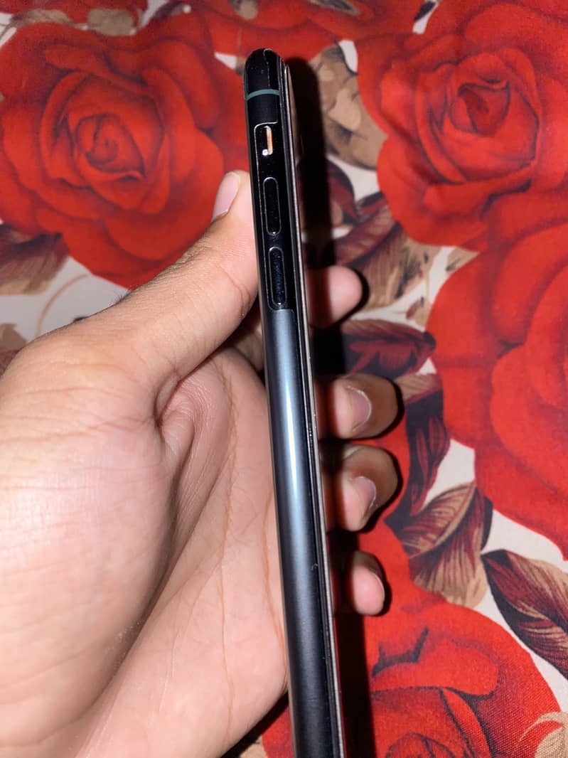 Apple iPhone 11 Pro Max 1