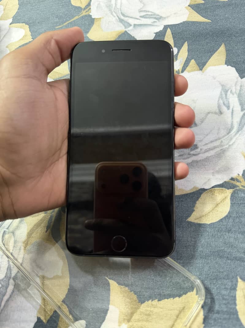 Apple iPhone 7 Plus 1