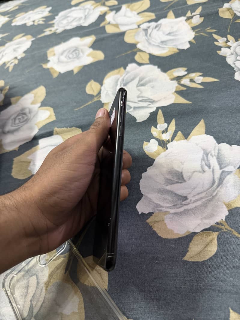 Apple iPhone 7 Plus 3
