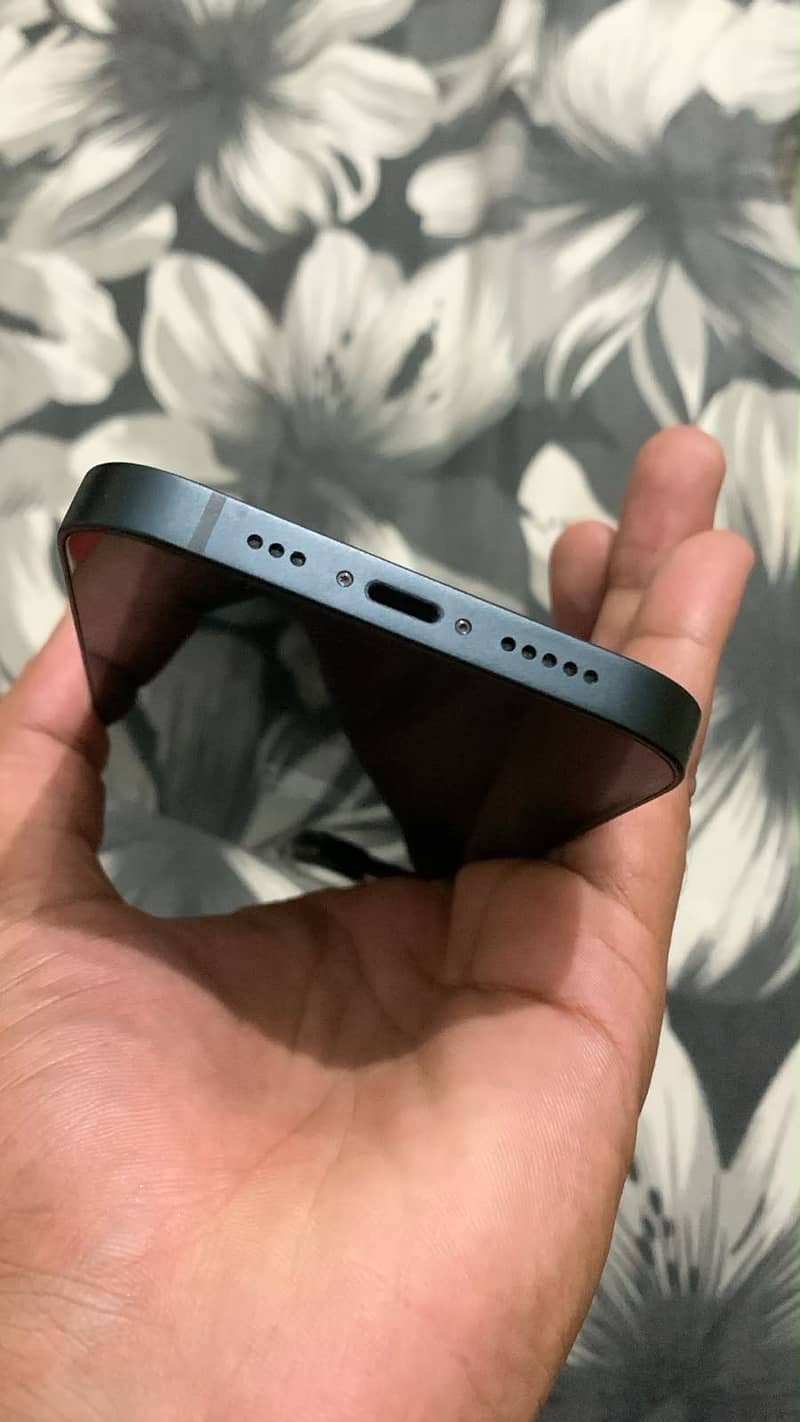 Apple iPhone 14 5