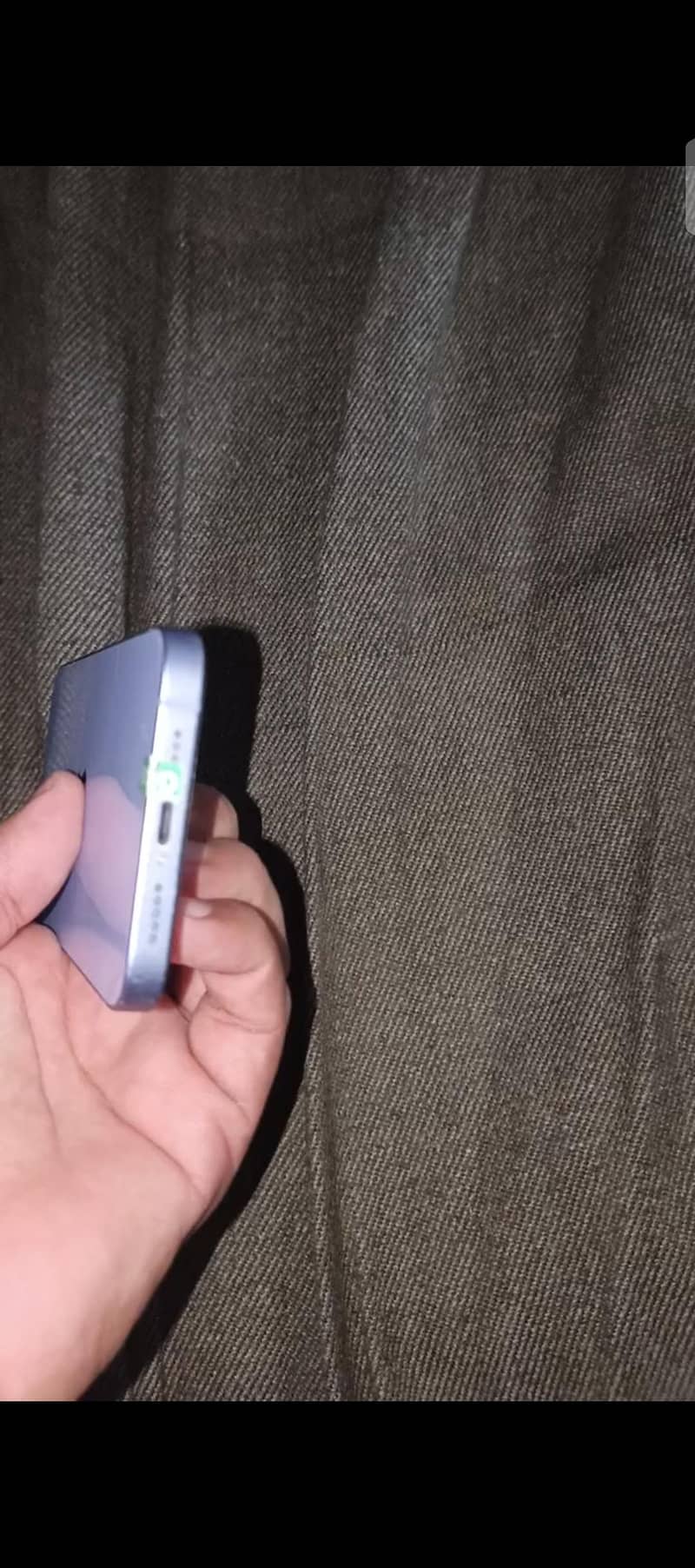 Apple iPhone 12 4