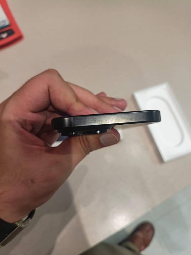 Apple iPhone 16 Pro Max 5