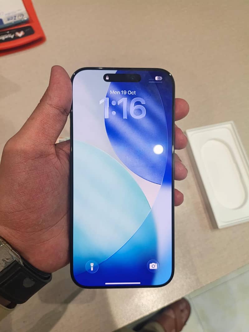 Apple iPhone 16 Pro Max 6