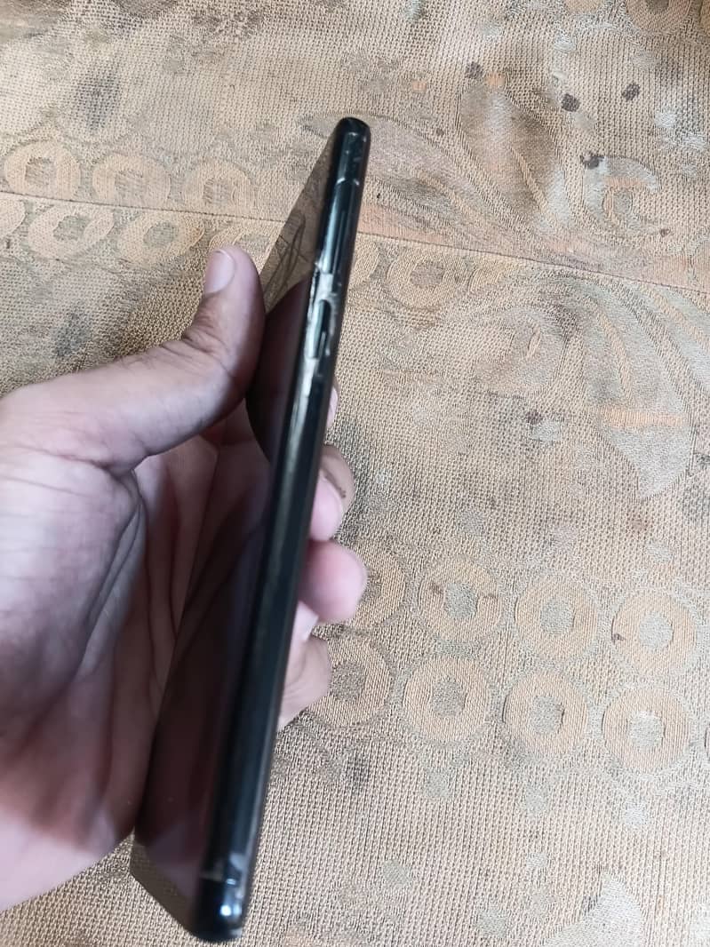 Samsung Mobile Note 8 4