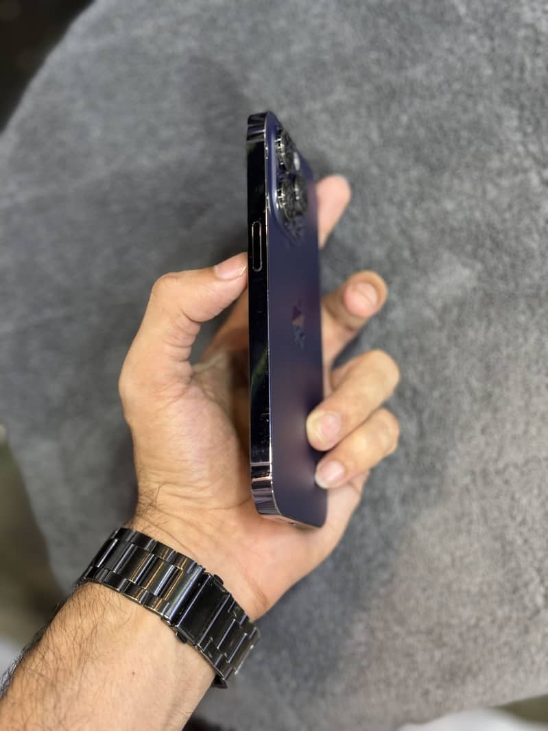 Apple iPhone 14 Pro 0