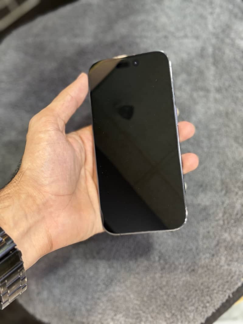 Apple iPhone 14 Pro 2