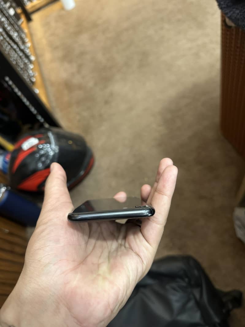 Apple iPhone SE2020 4