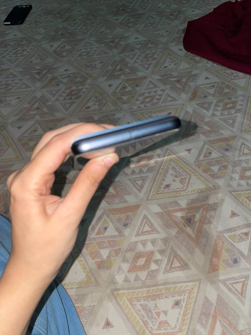 Google Pixel 8 4