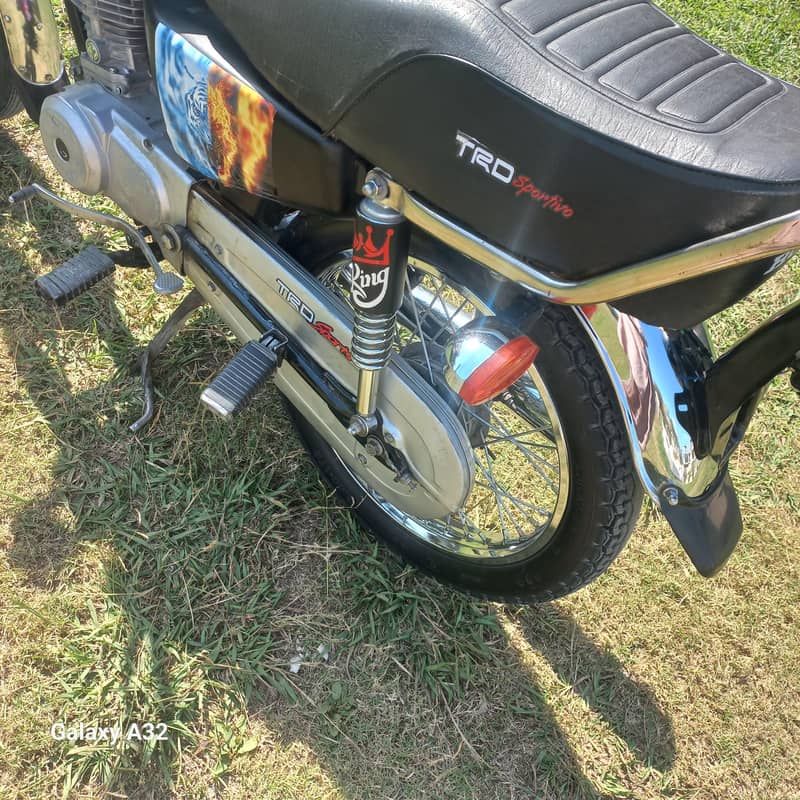 United 125 1