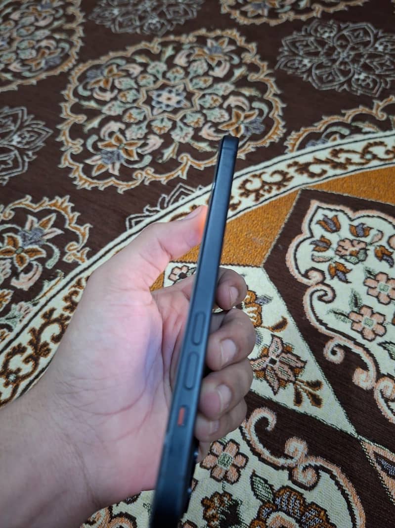 Apple iPhone 15 plus 2