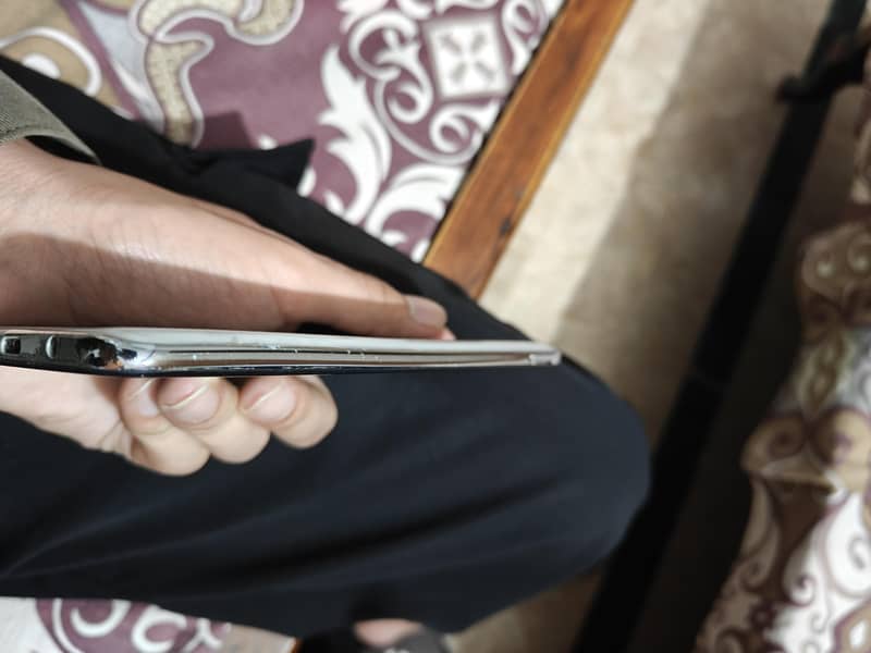 Samsung Mobile A70 3