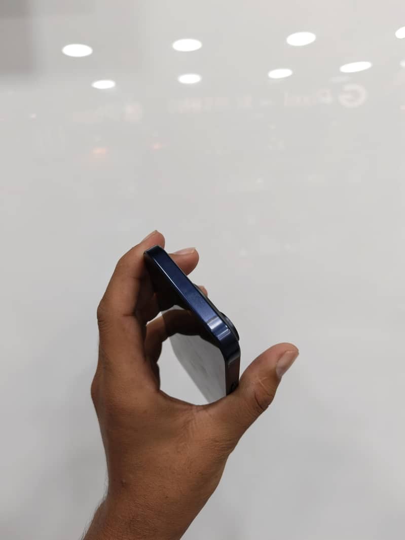 Apple iPhone 15 Pro 4