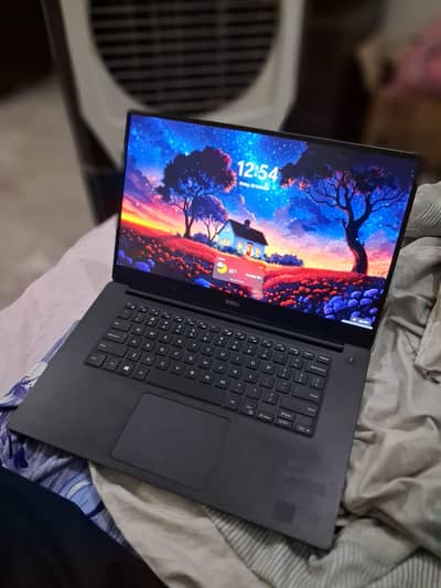 Gameing Laptop Dell XPS 9560 16 Gb Ram 256. Gb nvme silver colour