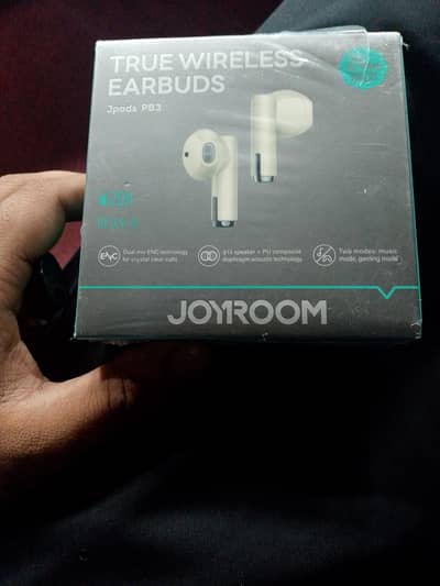 earphones