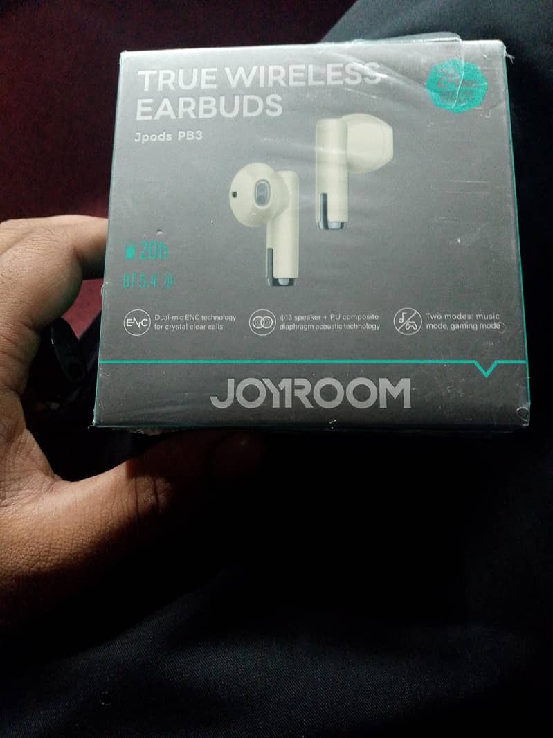 earphones 0