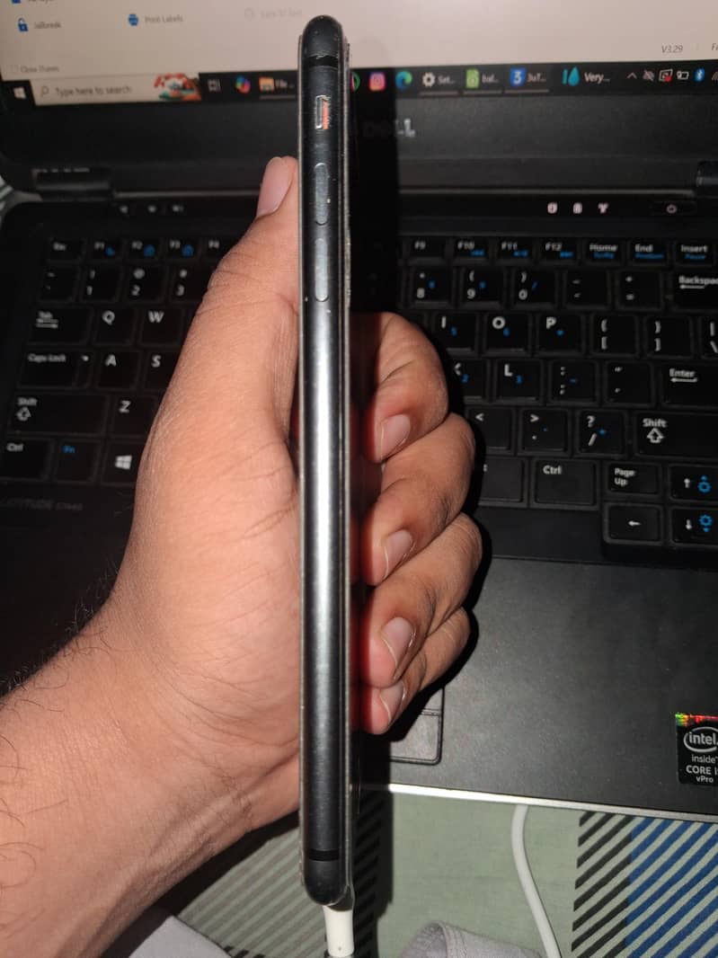 Apple iPhone 8 Plus 0