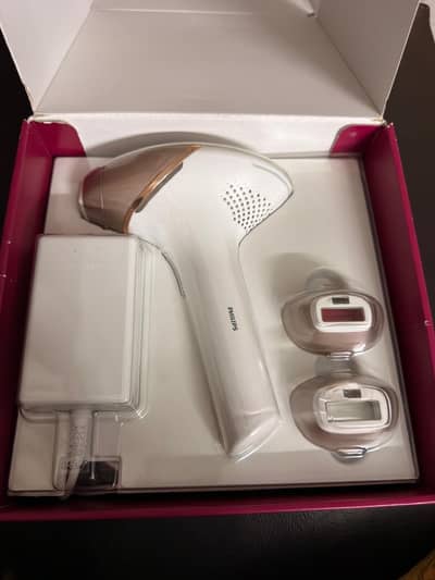 BRI955/60 Lumea IPL 9000 Series Hair removal device with SenseIQ