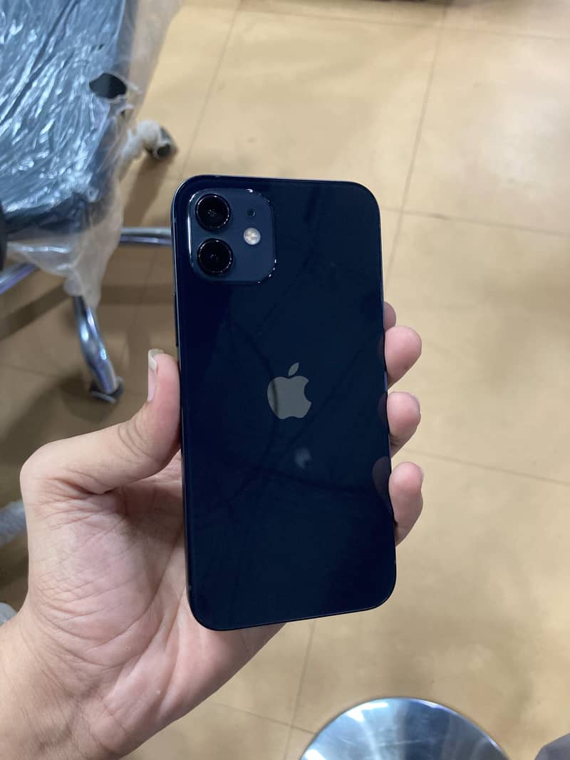 Apple iPhone 12 6