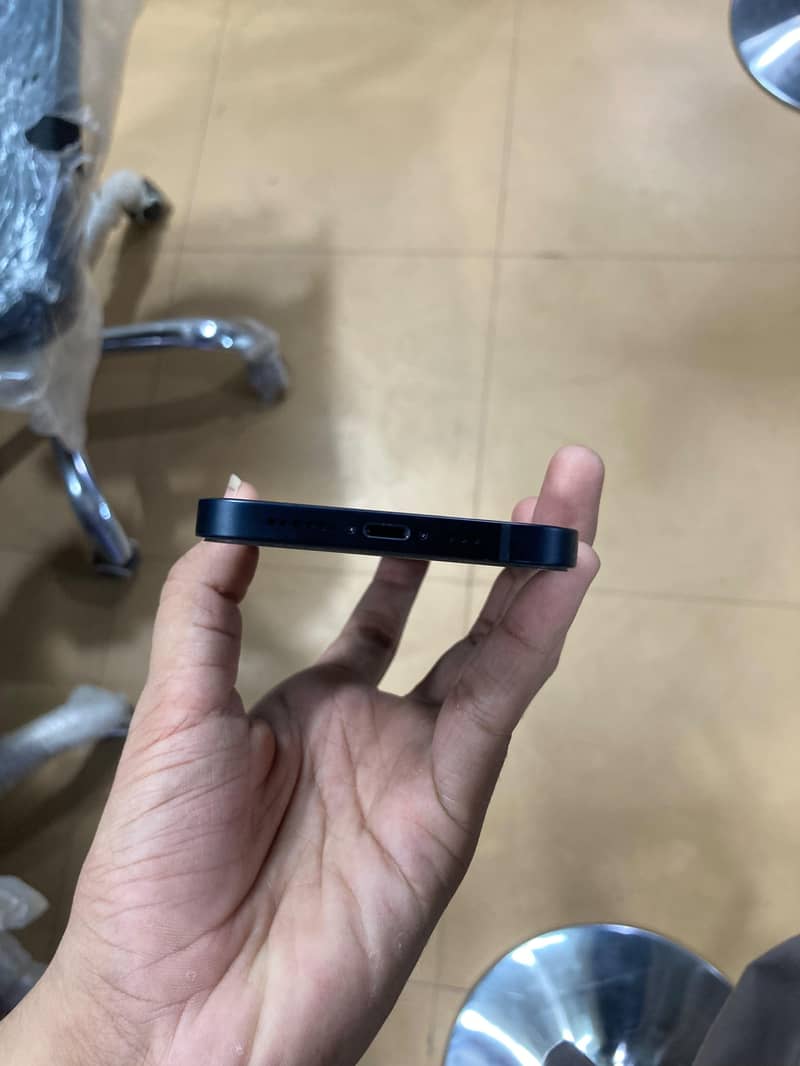 Apple iPhone 12 7